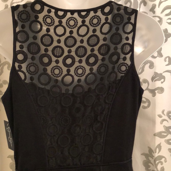 Jessica Simpson U-shaped neckline embroidered back - Picture 3 of 7